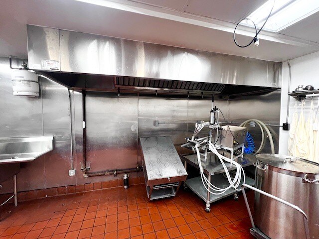 More Photos Of 2551 Beverly Blvd, Los Angeles Office For Lease