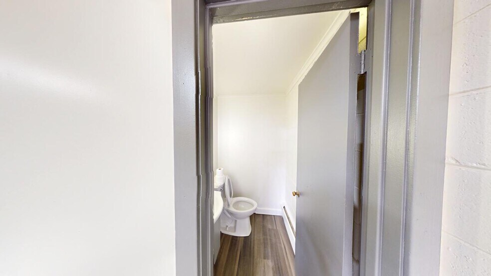 More Photos Of 50 E Palatine Rd, Palatine Storefront Retail Office For Lease