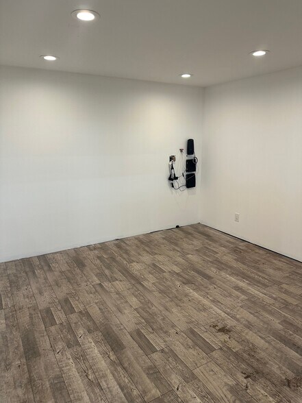 More Photos Of 20 Cornelia St, Buffalo Warehouse For Lease