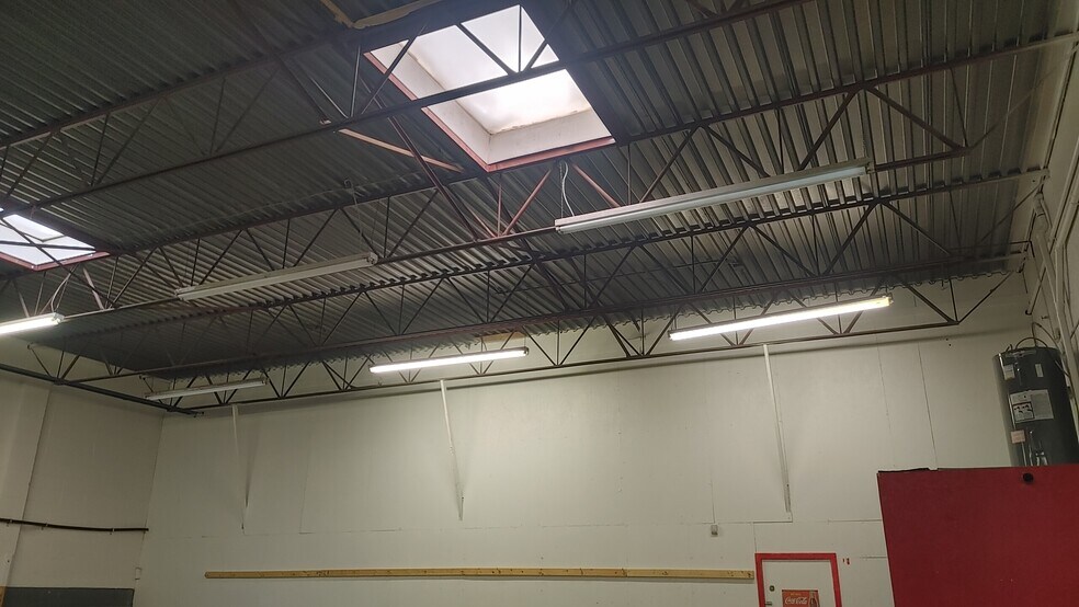 More Photos Of 9912 72 Ave NW, Edmonton Industrial For Lease