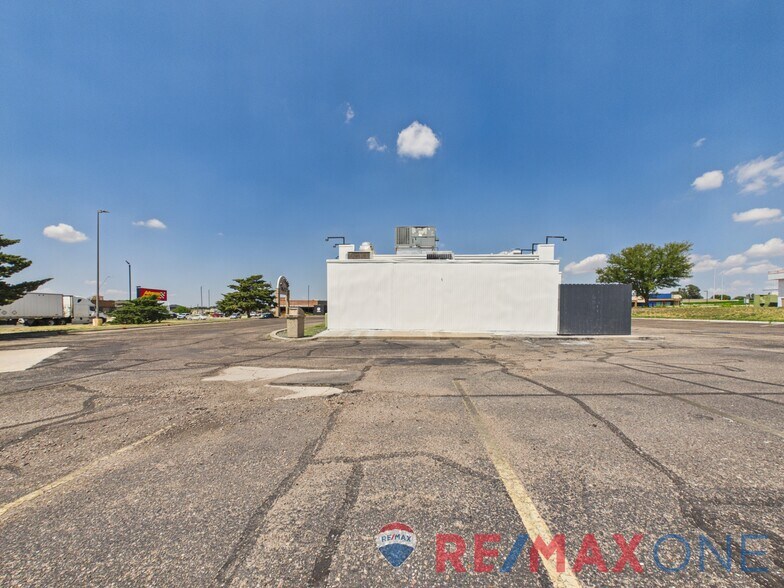 More Photos Of 2208 E Kansas Ave, Garden City Fast Food For Sale