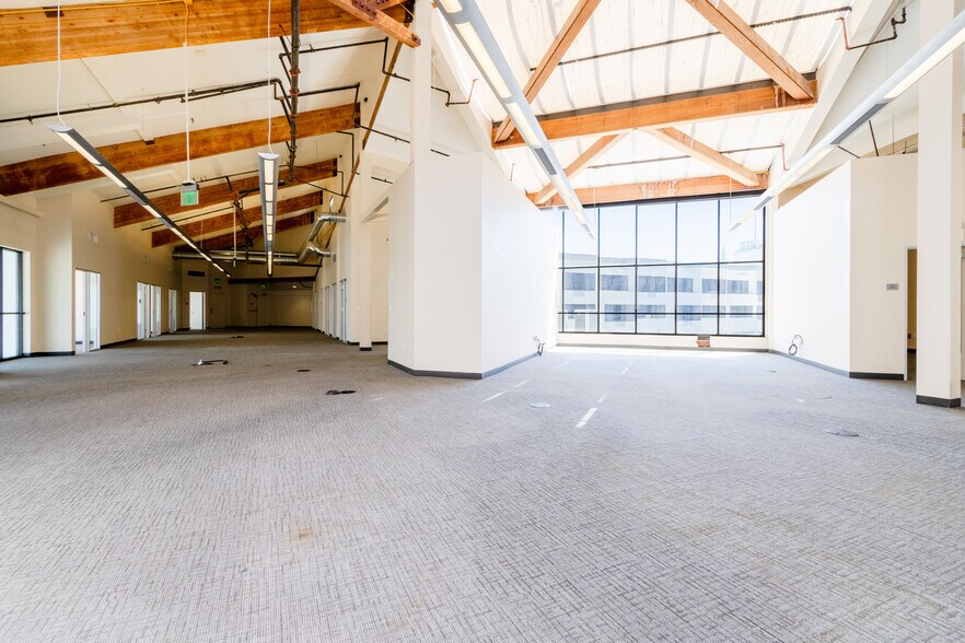 More Photos Of 2800 Leavenworth St, San Francisco Storefront Retail Office For Lease