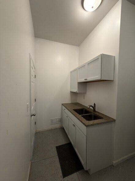 More Photos Of 205 Wiley ave, Washington General Retail For Sale