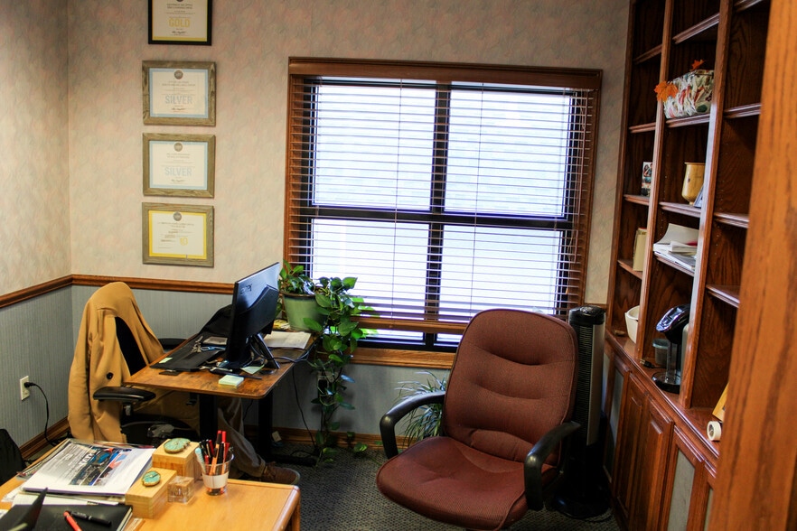 More Photos Of 606 S 9th St, Las Vegas Office Residential For Sale