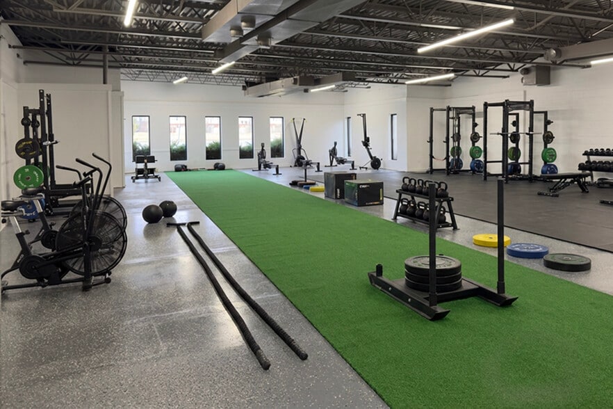 More Photos Of 6363 Lincoln Hwy, Matteson Office For Sale