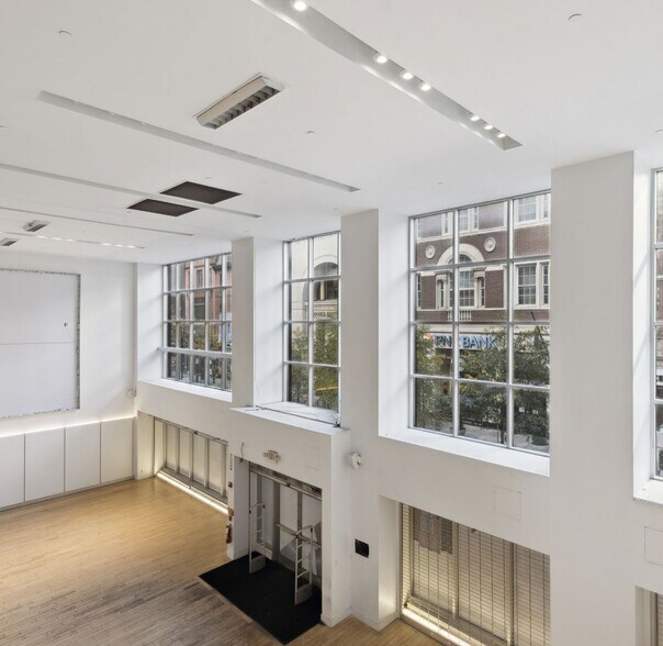 More Photos Of 1510 Walnut St, Philadelphia Storefront For Lease