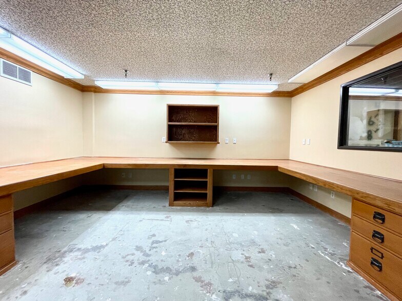 More Photos Of 11920 Goldring Rd, Arcadia Warehouse For Sale