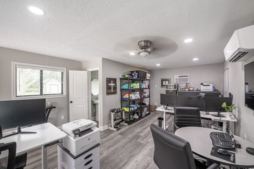 More Photos Of 25142 Roesner Ln, Katy Office Residential For Lease