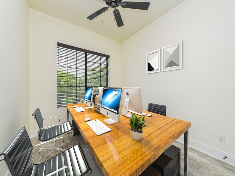 More Photos Of 808 Lydia St, Austin Office For Lease