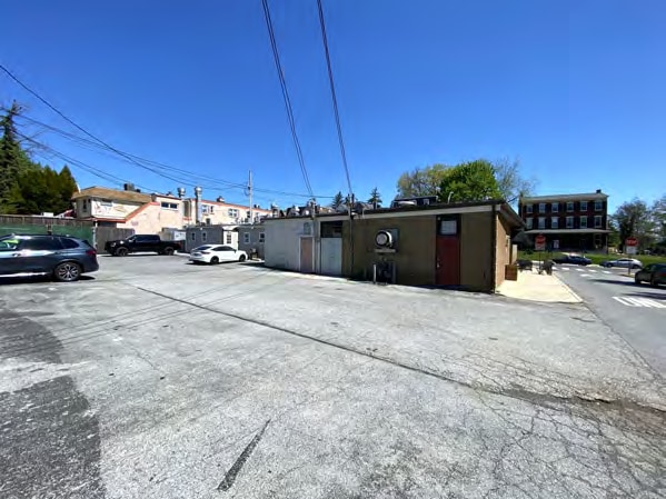 More Photos Of 316-322 S High St, West Chester Storefront For Sale