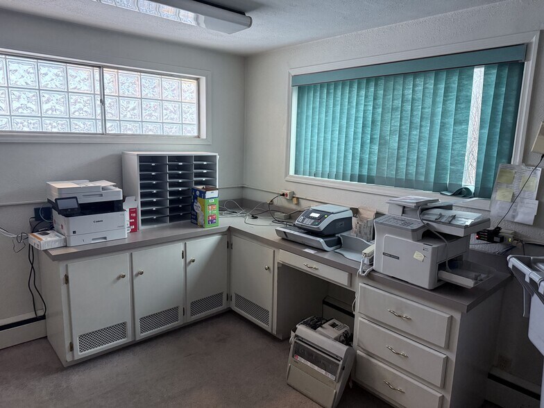 More Photos Of 235 Saratoga Rd, Schenectady Office For Sale