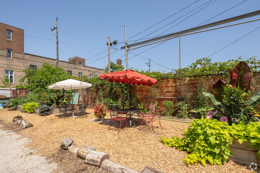 More Photos Of 3636 S Iron St, Chicago Light Distribution For Lease