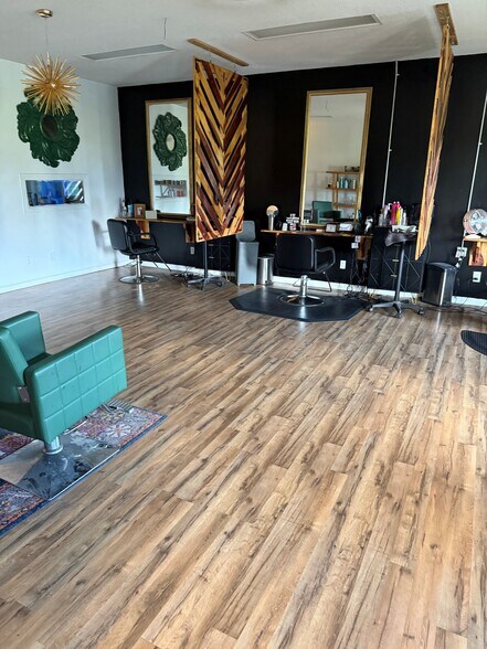 More Photos Of 19351 N Us-19, Thomasville Self Storage For Lease