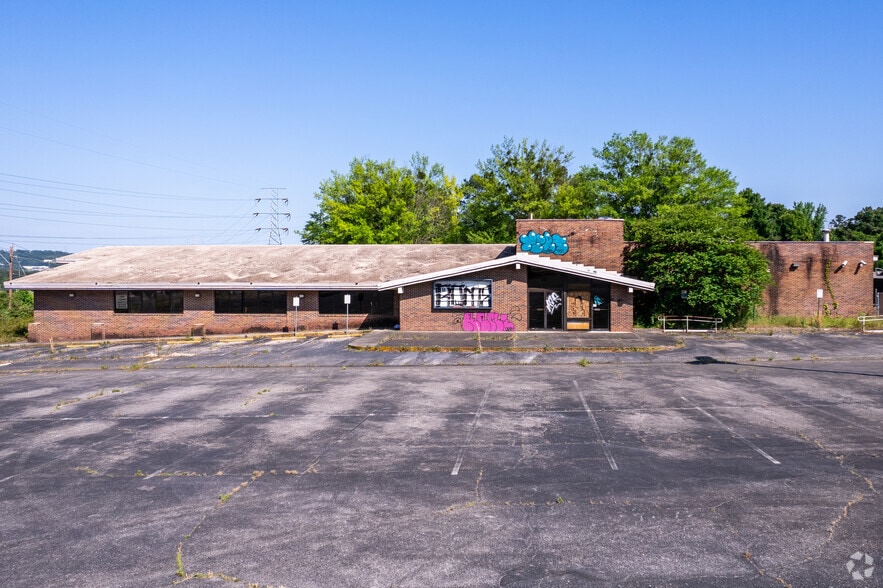 More Photos Of 7201 Crestwood Blvd, Birmingham Restaurant For Sale