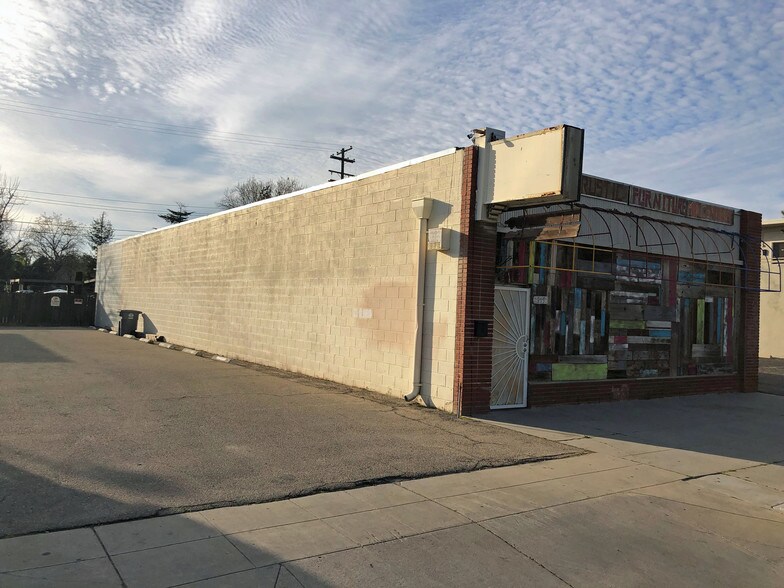 More Photos Of 915 N Fulton St, Fresno Storefront For Lease