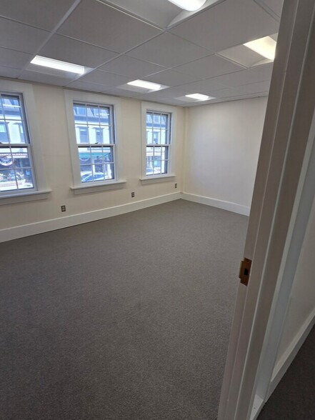 More Photos Of 27 Main St, Concord Storefront Retail Office For Lease