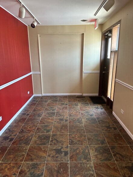 More Photos Of 1400 Sunset Ave, Waukegan Office For Sale