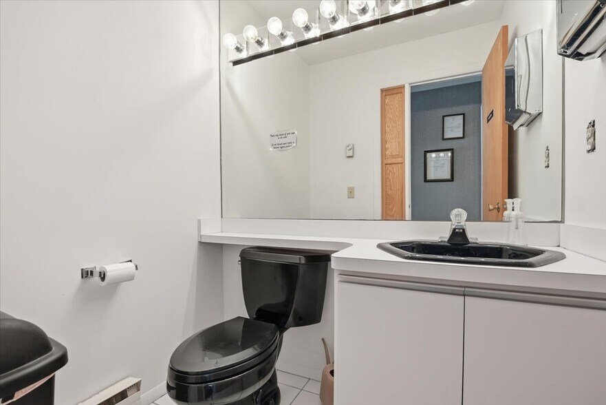 More Photos Of 647 Route 739, Lords Valley Office For Sale