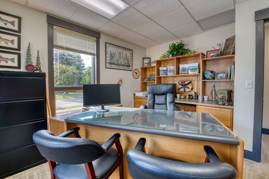 More Photos Of 120 S 5th St, Hamilton Office For Sale