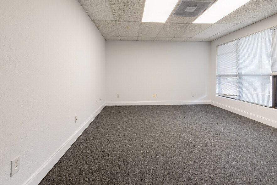 More Photos Of 736 N Fielder Rd, Arlington Medical For Sale