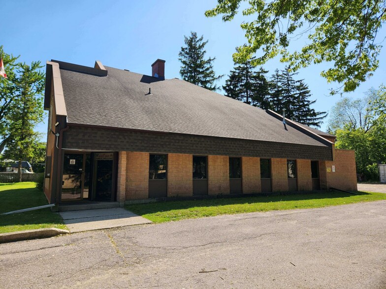More Photos Of 844 Frederick St, Kitchener Office For Sale