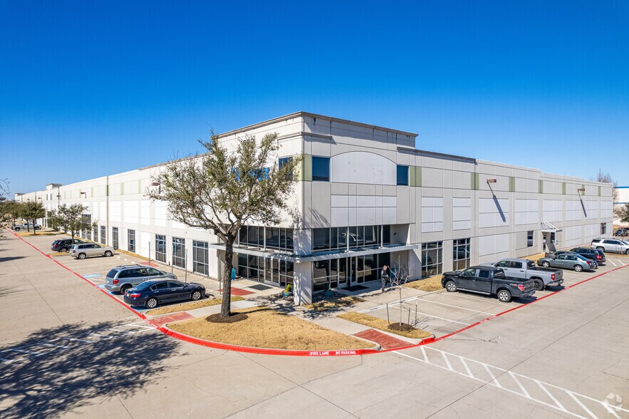 More Photos Of 800 W Bethel Rd, Coppell Distribution For Lease
