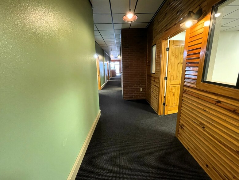 More Photos Of 227 S College Ave, Tyler Office For Lease