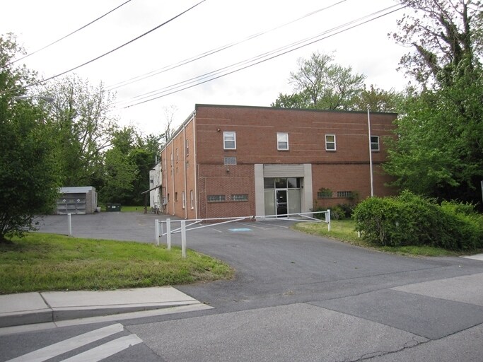 Primary Photo Of 1330 Dillon Heights Ave, Catonsville Medical For Lease