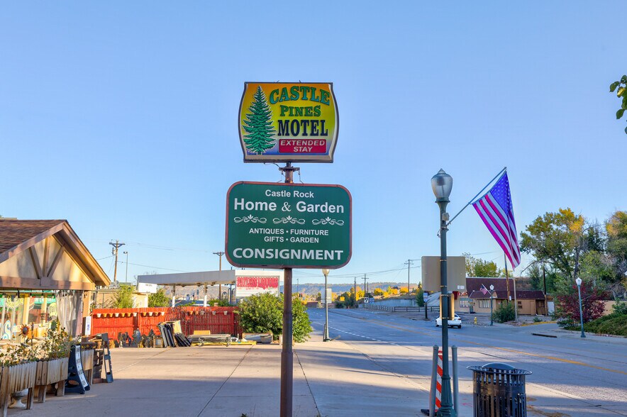 More Photos Of 807 Wilcox St, Castle Rock Storefront For Sale