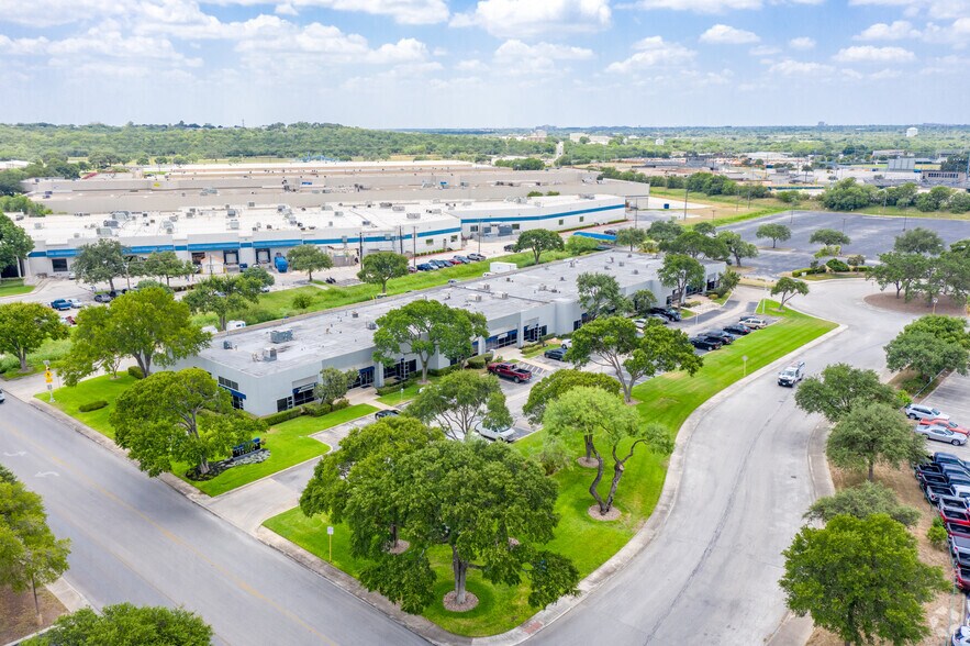 More Photos Of 7042 Alamo Downs Pky, San Antonio Research And Development For Lease