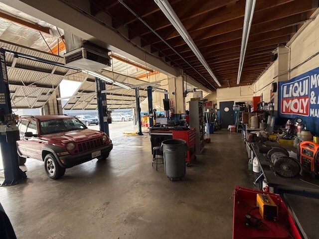 More Photos Of 10121 Canoga Ave, Chatsworth Warehouse For Lease