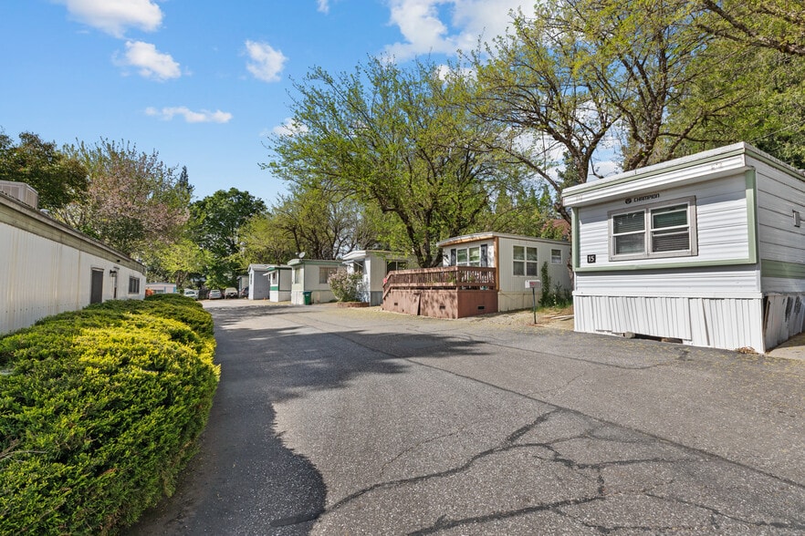 More Photos Of 639 Whiting St St, Grass Valley Manufactured Housing Mobile Home Park For Sale