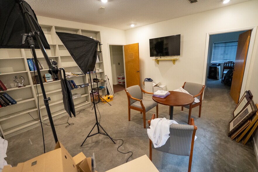 More Photos Of 2950 Stone Hogan Connector Rd SW, Atlanta Medical For Sale