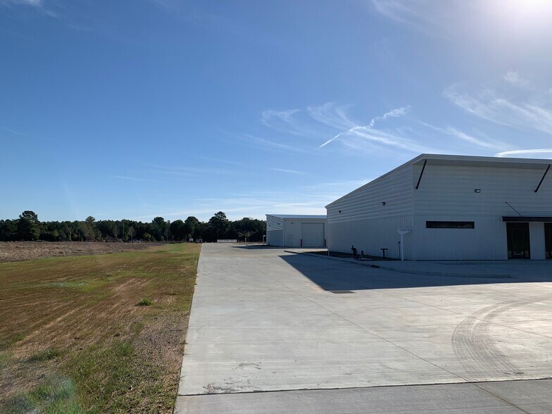 More Photos Of 18101 Cypress Rosehill Rd, Cypress Unknown For Lease