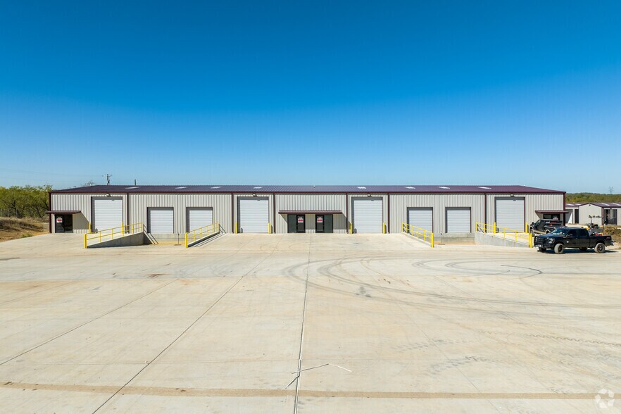 More Photos Of 4580 J D Mouser Pky, Alvarado Unknown For Lease