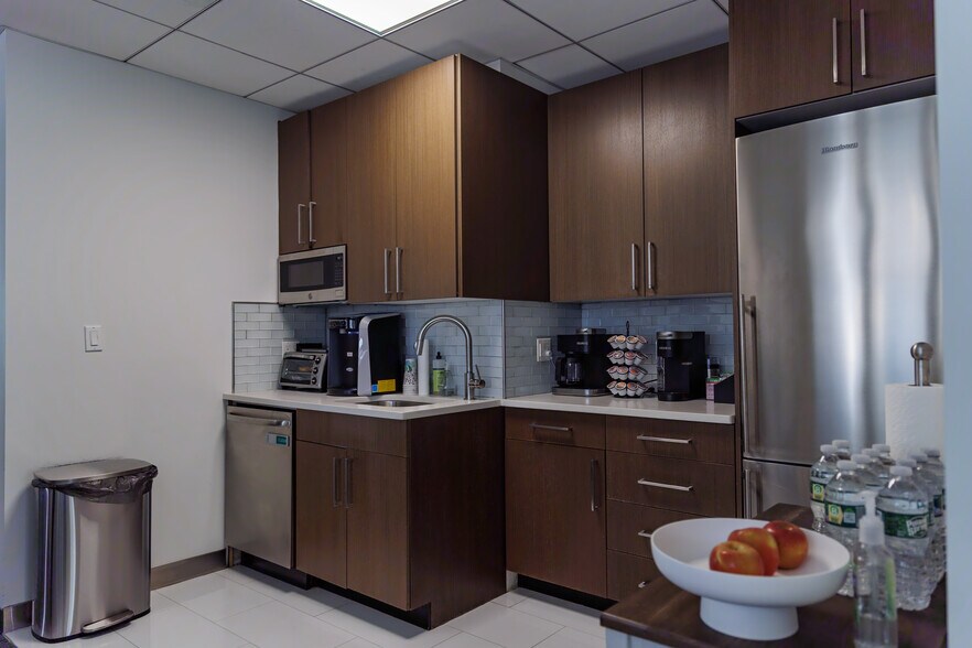 More Photos Of 489 Fifth Ave, New York Office For Lease