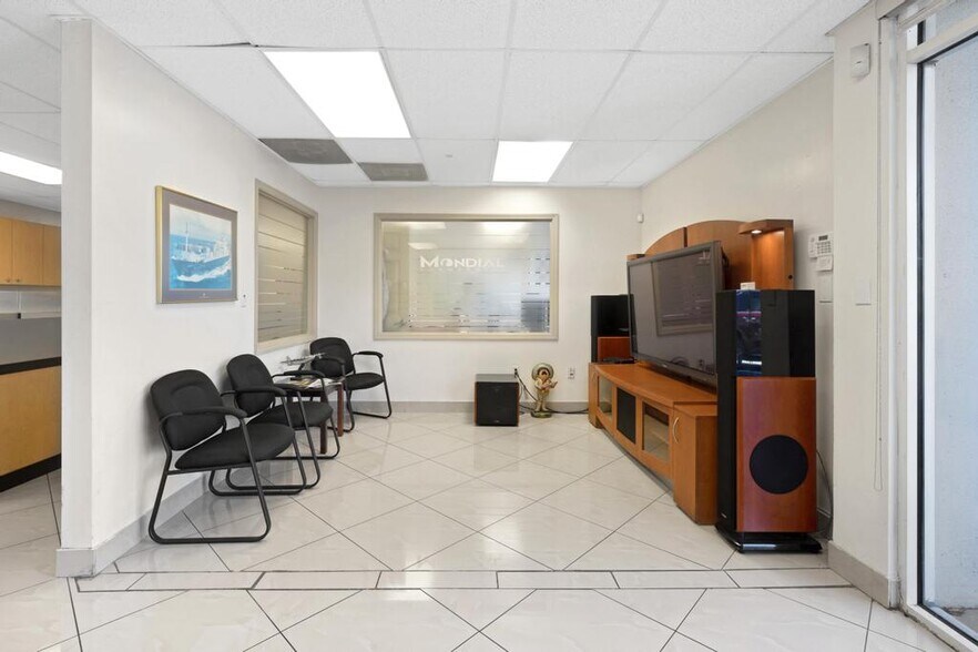 More Photos Of 7860 NW 46th St, Doral Distribution For Lease