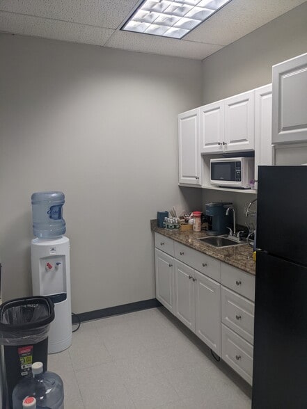 More Photos Of 636 Morris Tpke, Short Hills Medical For Lease