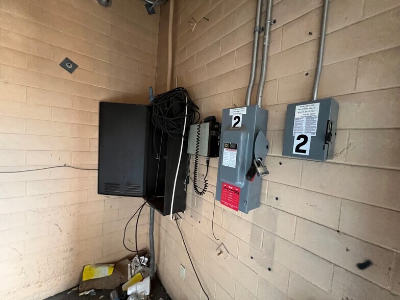 More Photos Of 100 N Main St, Corsicana Office Residential For Sale