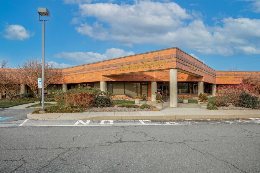 More Photos Of 1125 Berkshire Blvd, Wyomissing Office For Lease