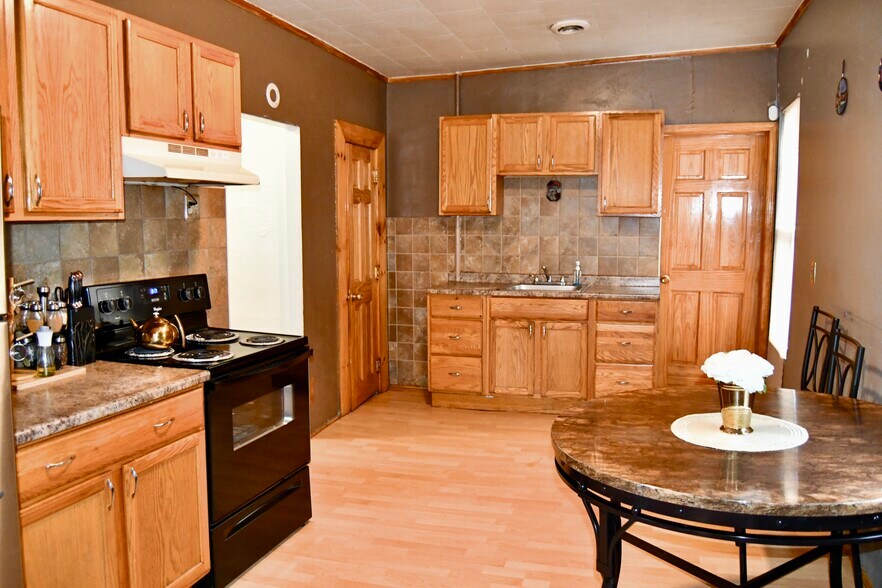 More Photos Of 905 Albany St, Utica Storefront Retail Residential For Sale