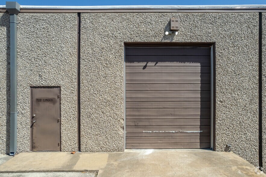 More Photos Of 716-722 Lingco Dr, Richardson Storefront Retail Office For Lease