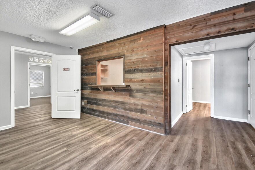 More Photos Of 2968 Rainbow Rd, Jacksonville Medical For Lease