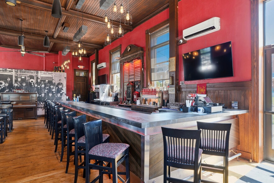 More Photos Of 301 Walnut St, Royersford Restaurant For Sale