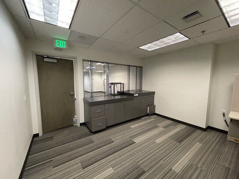 More Photos Of 2850-2860 Broadway St NE, Salem Medical For Lease
