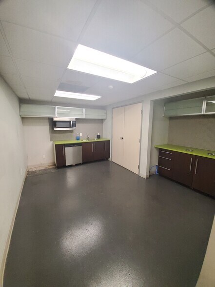 More Photos Of 4716 Vineland Ave, North Hollywood Loft Creative Space For Lease