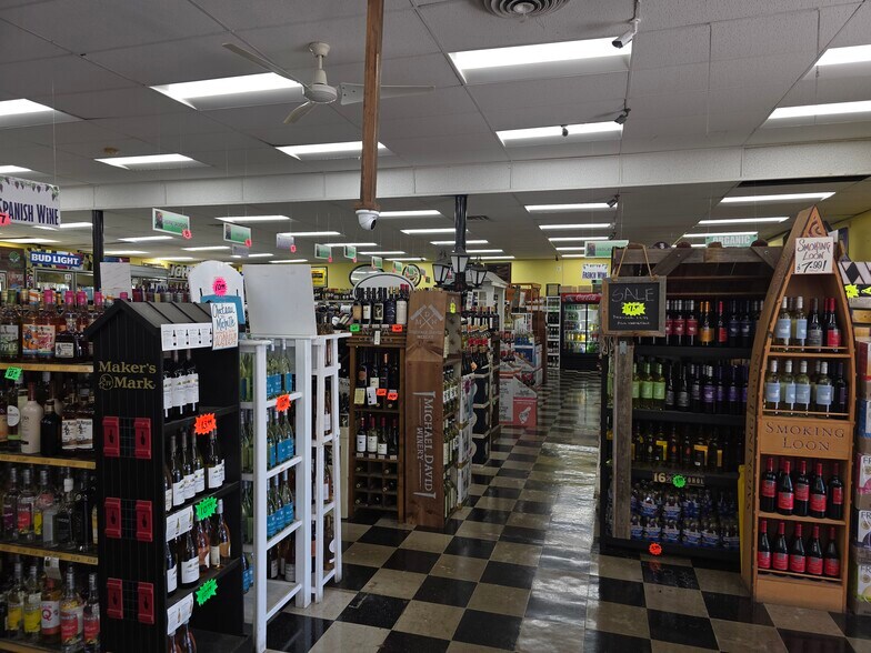More Photos Of 6500 Frederick Rd, Catonsville General Retail For Sale