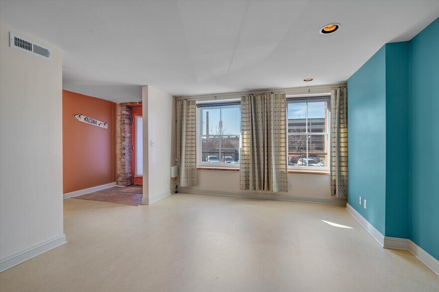 More Photos Of 329 W Main St, Durham Office For Lease