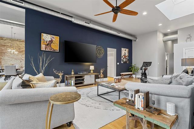 More Photos Of 408 Dousman St, Green Bay Storefront Retail Residential For Sale