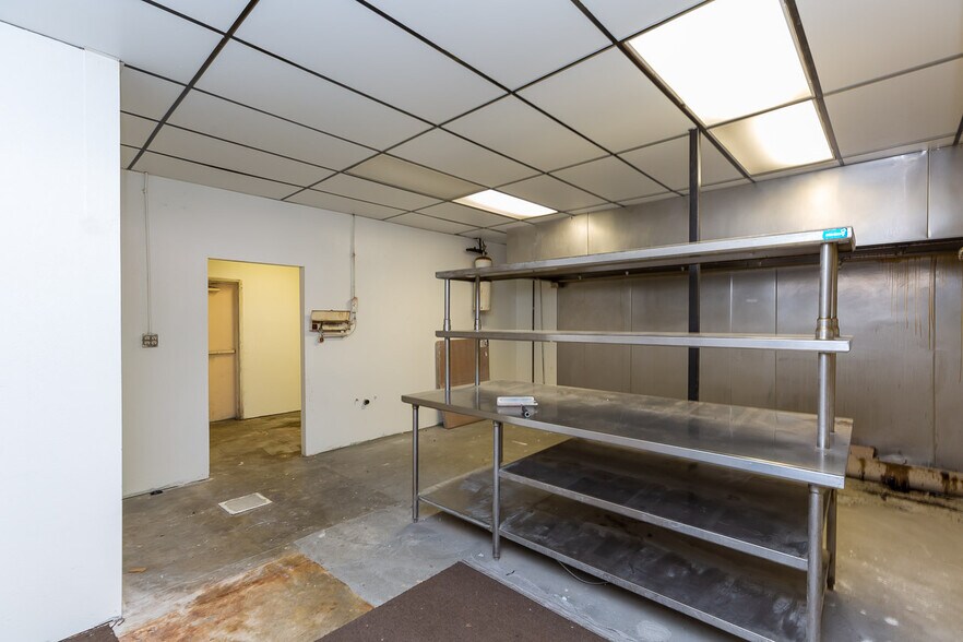 More Photos Of 200 W El Norte Pky, Escondido Unknown For Lease